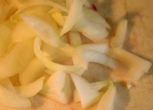 Sliced organic onions